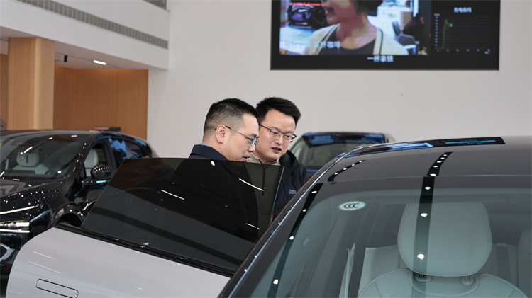 深化产教融合 共育未来匠才 西安万通汽车学校校长一行受邀赴小鹏汽车(陕西)交流并签约共建定向班