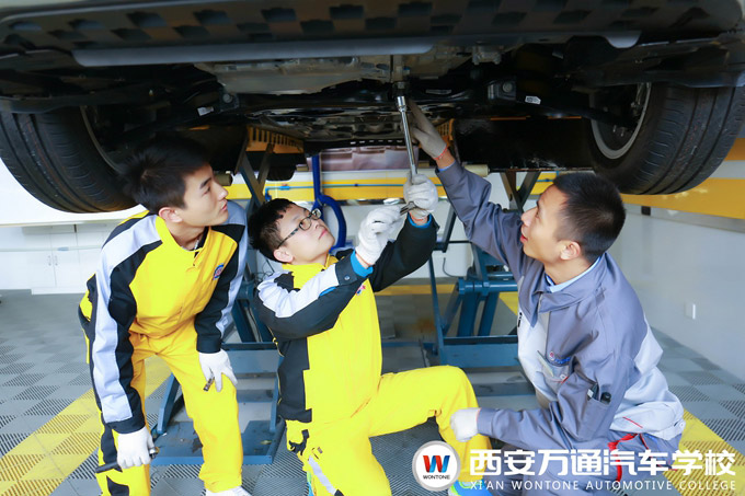 西安万通汽车保养教学课堂 西安万通汽车保养教学课堂